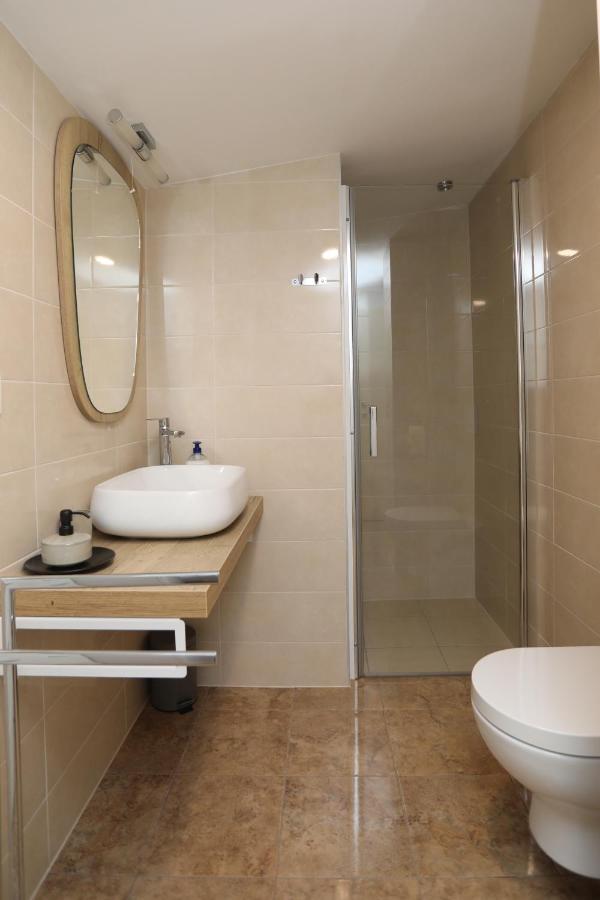 Guest House Tika Medulin Ngoại thất bức ảnh