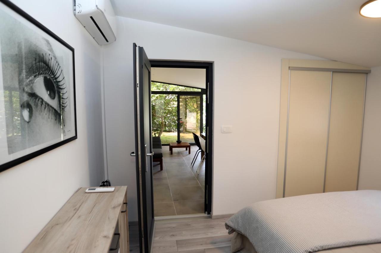 Guest House Tika Medulin Ngoại thất bức ảnh