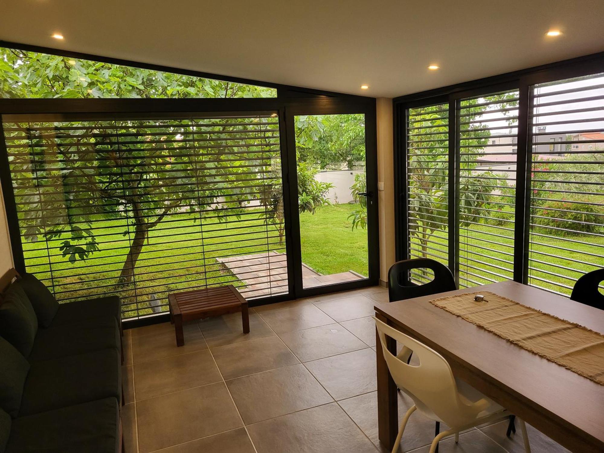 Guest House Tika Medulin Ngoại thất bức ảnh