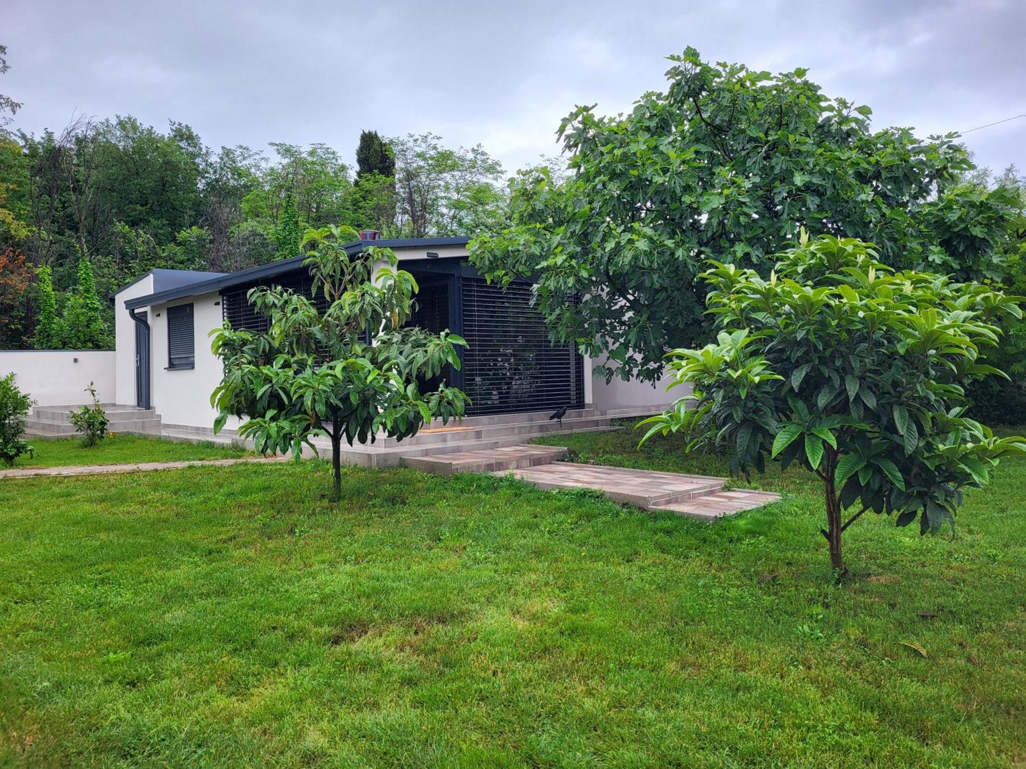 Guest House Tika Medulin Ngoại thất bức ảnh